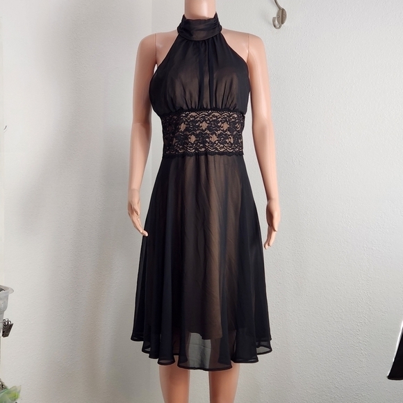 CONNECTED Formal Dress - Black/Nude Tulle Fit & Flare Size: 12P - Picture 1 of 9